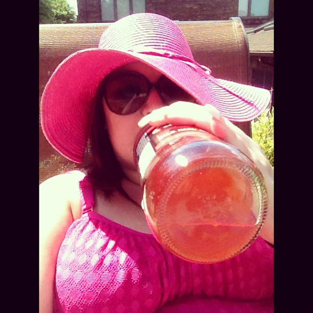 therealjuicy:  Im loving the summer ;-*  major hottie