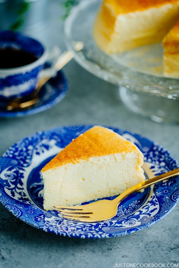 justfoodsingeneral:  Japanese Cheesecake スフレチーズケーキ“Light and