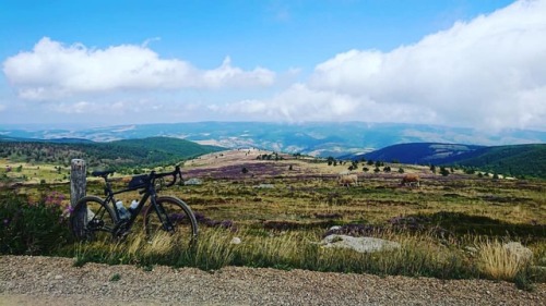 Gravel en Lozère #gravel #gravelbike #Cannondale #Topstone #LegendWheels #UnitedBicycles #labellevi