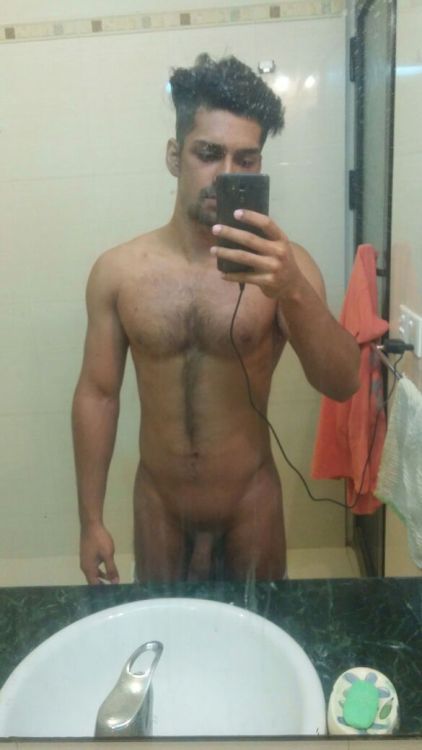 happyindiangay: sathyasussen27: Presenting new hunk. Big cock Sexy