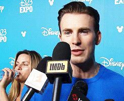 stverogrs: stverogrs:  chris evans has sucked at least ONE dick in his life, i can tell  YALL THOT I WAS LYIN BUT LOOK @ THIS 