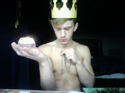 paradisaic:  trailofqueers:  paradisaic:  having a candlelit vigil for the old tumblr… 1 Reblog = 1 Prayer  is that a fucking burger king crown  please dont cuss this is a church service 