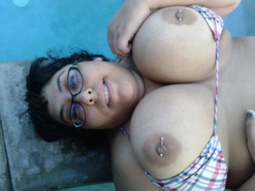 ohgoddammitrachelle: I borrowed electricbluegiraffe’s borrowed tiny bikini top