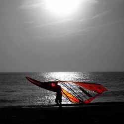 ryonakamura:  #windsurfing #surf #sunset #sea #orange #海 #ウインドサーフィン #夕日 #逗子 #森戸海岸 #photo #japan