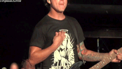 https://64.media.tumblr.com/fd7b231082141b39226443b97364b97d/tumblr_n7howrodRl1qjonpto1_400.gif