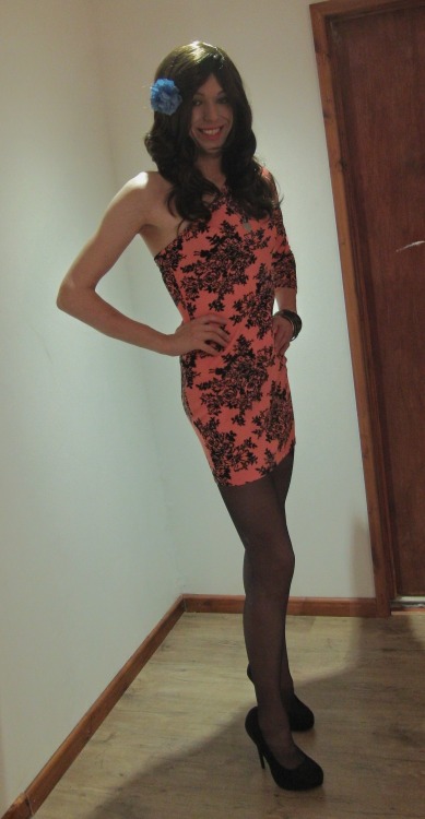 missdaniels1990:  Bought this dress a few weeks back. Doesn’t look as great on me as I assumed it would, but then it’s far from the worst of my wardrobe, so I guess I shouldn’t complain. I would have liked to wear it out on the town sometime, but