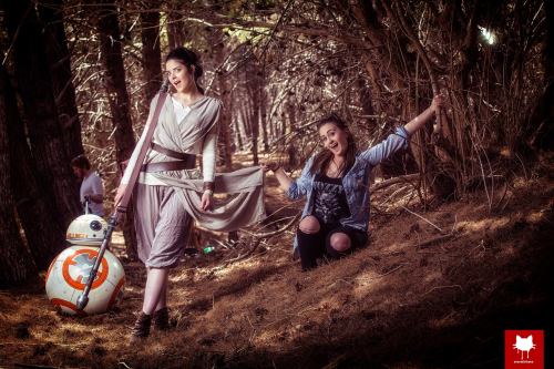 titansofcosplay:This Star Wars photoshoot is beyond amazing and features the talents of many incredi