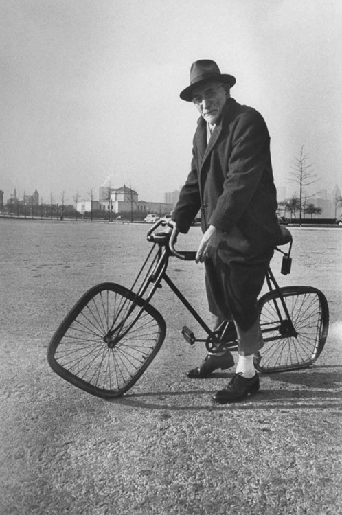 Eccentric square-wheeled bicycle, 1948 -