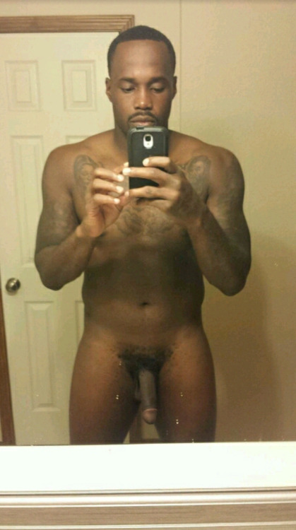 texaslove2013: immoral-exposure: College Football Player  Follow me: texaslove2013.tumblr.com