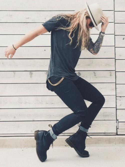fuck-ihavenoidea: Fuck, why she’s so perfect? Im in love, still.oh, Ash. 