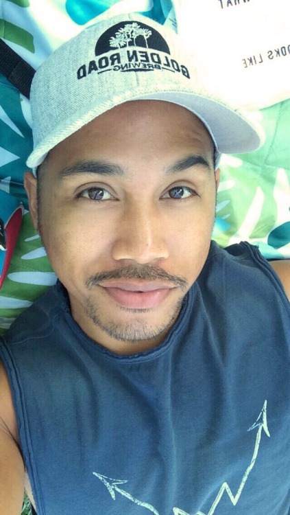jaynotjason:  I got that summertime, summertime selfie.  You don’t even have to try. You’re cute!