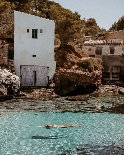 Cala Figuera, Islas Baleares, Spain (via Remy Bernhardt)