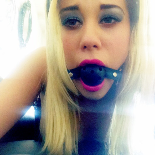 umaycallmesir: Gagged selfie… Always nice to see girls who know their place.