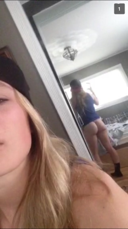treatme-eatme:  treatme-eatme:  “The last one was supposed to go to my girlfriend” - dtyson22  Emily just sent me a video of her trying to twerk guys