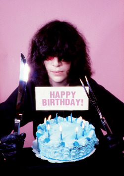 vintagegal:  Happy Birthday Joey Ramone (May