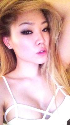 Selfieasiangirl:  Super Cute Asian Girl Selfie - Twitter - @Invasian__ 