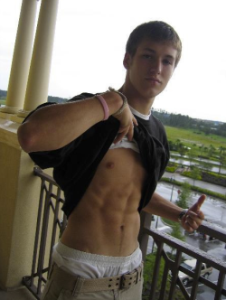 sexyboysbeingsexy.tumblr.com post 111307620801