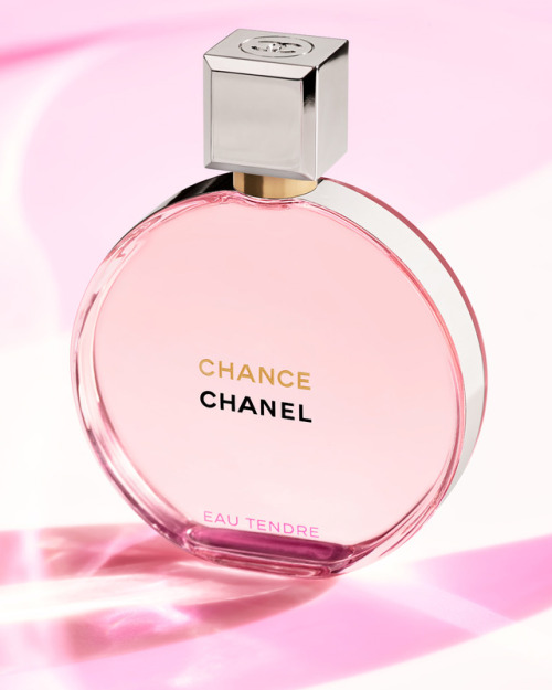  Introducing the new CHANCE EAU TENDRE Eau de Parfum from @CHANELOfficial—a dazzling, fruity-floral 