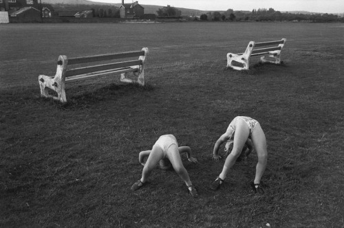 davidsimonton:  Photos by Diane Arbus (top) and Richard Kalvar (bottom) 
