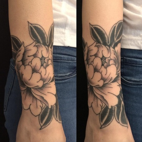 B&amp;G Peony wraps around the wrist. Peony, Chrysanthemum, Cherry Blossom, Rose some of my favo