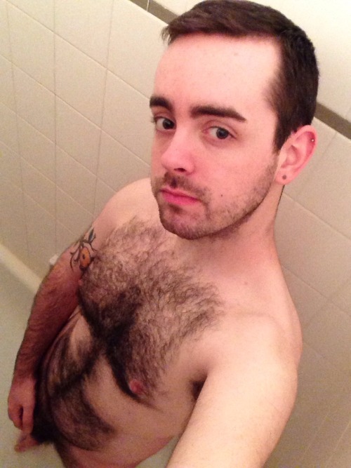 wartortellini:It’s been a long day, time for a good shower!