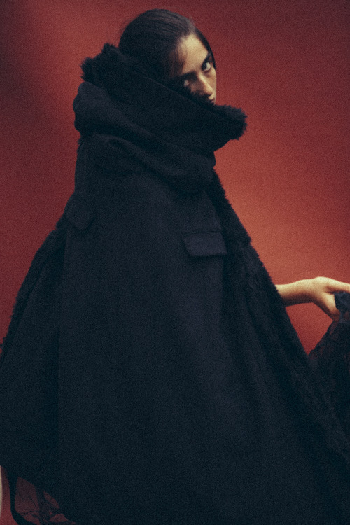 teacakes:  breathingvioletfog:  “A photographer herself, Tara is no stranger to being on the other side of the camera. Some of my favorite images of hers are actually self-portraits. Her confidence and understanding of the tedious photo-making process