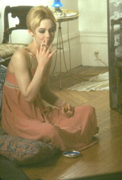 modbrother:  Chelsea girl | Edie Sedgwick