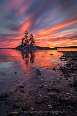 phototoartguy:  Island Sunset by BenjaminMWilliamson on Flickr.