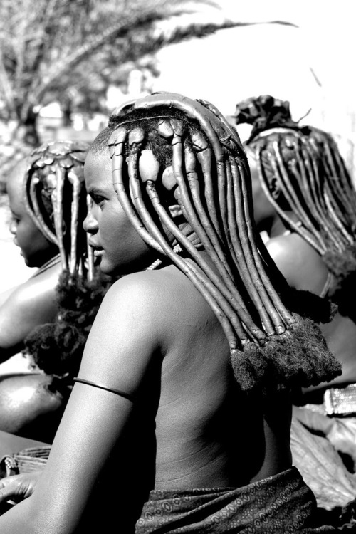 sartorialadventure: The Himba (singular: OmuHimba, plural: OvaHimba) are indigenous peoples with an 