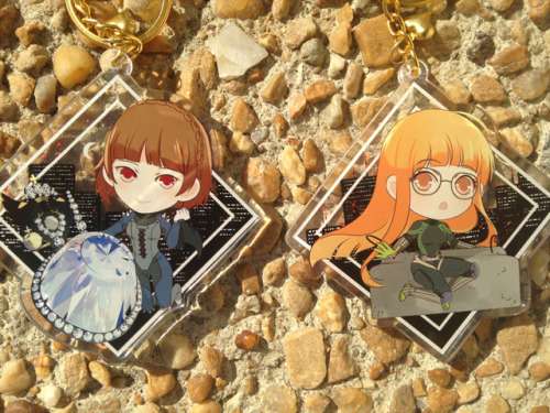 Took better pictures of my charms! Also have a close up of the glitter in the first picture. If you 