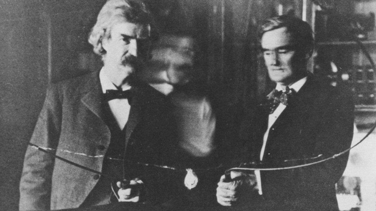 vintageeveryday:  Twain in Tesla’s Lab: The friendship between Nikola Tesla and