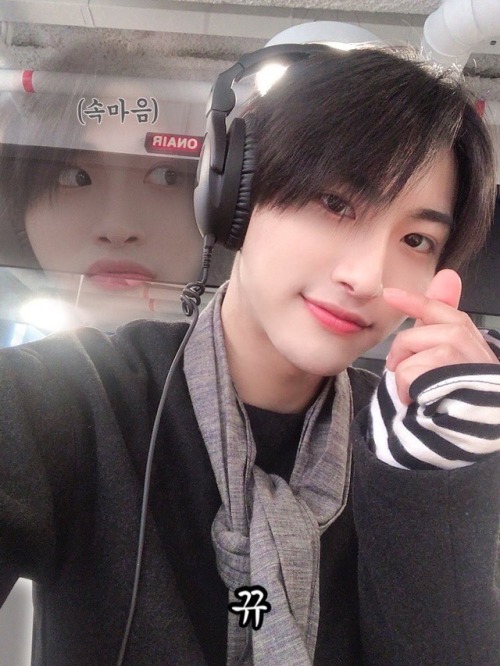 ateezdata: (190924) ATEEZOfficial: [#SEONGHWA] Playing around with an app~~#ATEEZ #에이티즈Translation: 