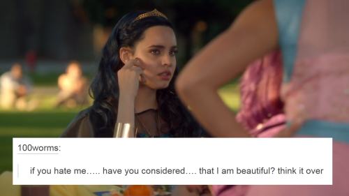 puzzle-dragon:  Disney Descendants + Text Posts: Evie