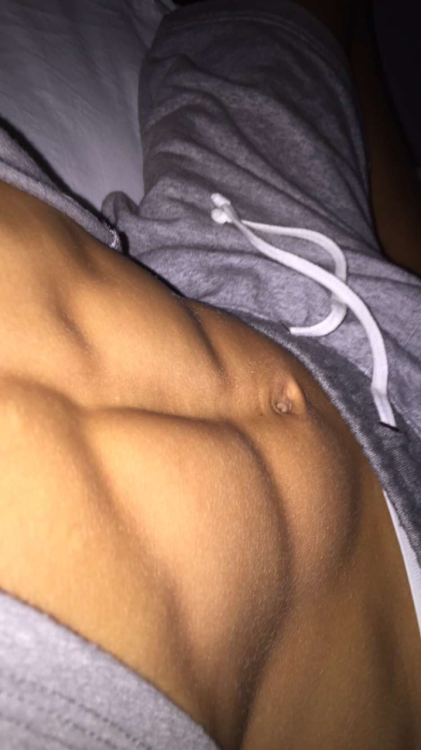 yesstrokeithard: naked-bro:Sebastion - 19 - Austria His grey sweatpants make the pics look so fuckin