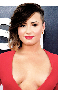 catchmes:  Demi arriving at the 2014 MTV