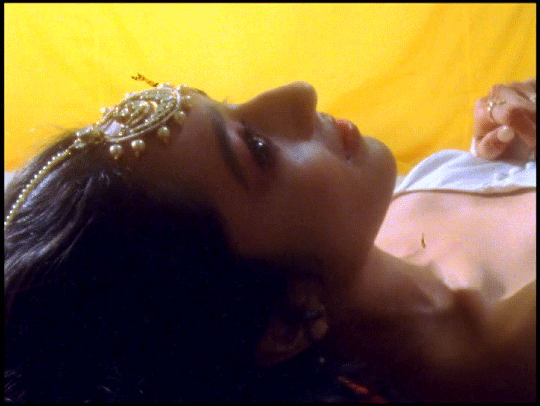 popularcultures: Raveena — Honey  Something sexy about this&hellip;