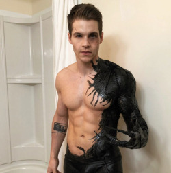 hot-guys-at-random:  Michael Hamm in Venom Cosplay