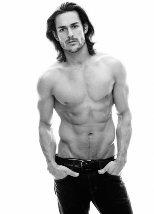 andromalehotness:  John Kenney 
