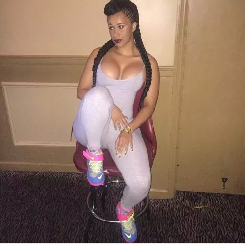 jaycooleyy:  Cardi B
