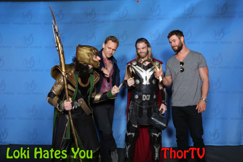 @thortv and @loki-hates-you meet Chris Hemsworth and Tom Hiddleston at Wizard World Comic Con in Phi