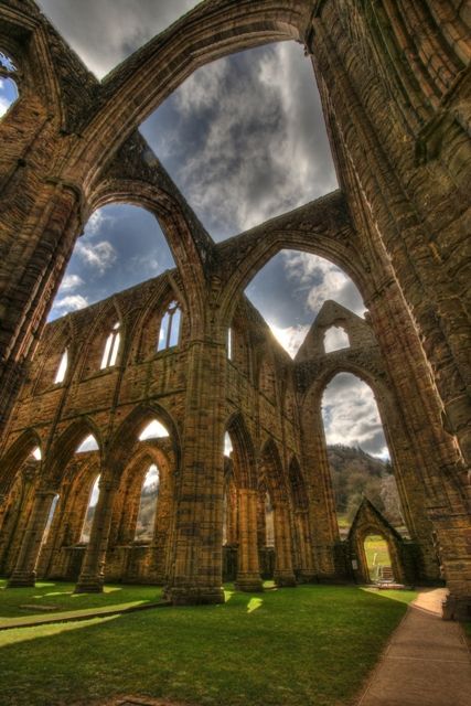 bonitavista:Tintern Abbey, Monmouthshire, Walesphoto via jill