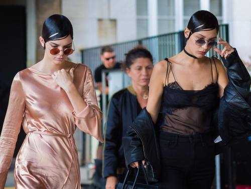 #New on #STYLEDUMONDE http://www.styledumonde.com with @kendalljenner @bellahadid #KendallJenner #Be