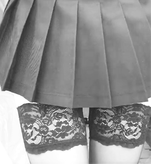 Skirt and stockings who likes to put is hand under ?