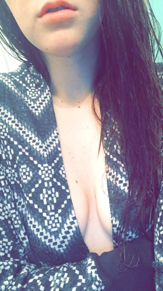 thiscouldbeyourdaughter2:  Amazing kik submission-thank you @katybby69. Give her