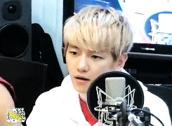 byunbunnie:  baek singing don’t go and then realizing he’s on camera 