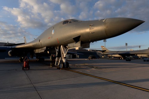 rocketumbl:  B-1B 