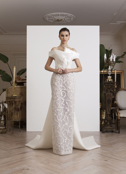 Azzi & Osta, spring/summer 2018, “Marie de Medici”1. Le Portrait de la Reine2-4. Blois5-7. Flore