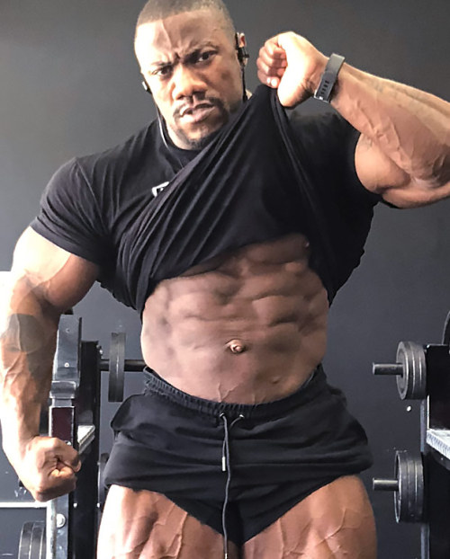 hifrommike: hifrommike:Charles Griffen.  IFBB. 