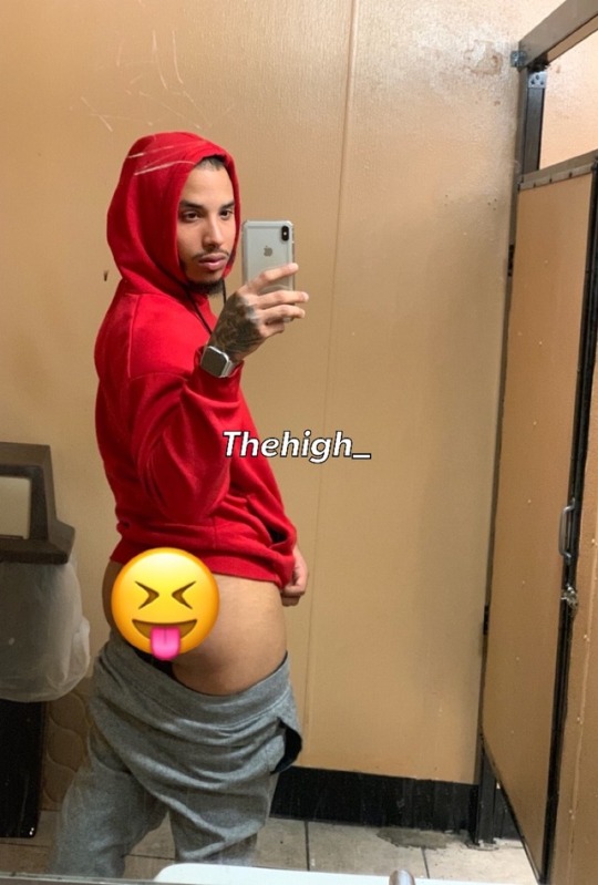 elprince92:  michaelaboria:  Follow my ass on Instagram 😝  That ass 😜😜😜😜👅