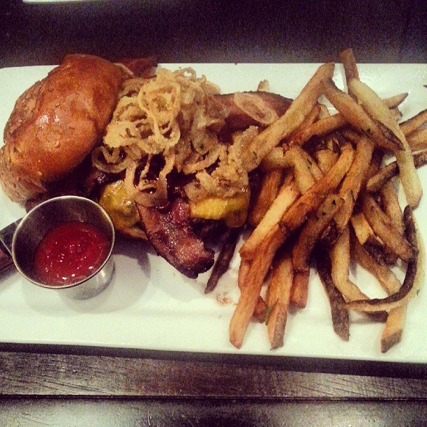 katskinx:  My cowboy burger looks fucking delicious. #foodporn Ps: it tasted even